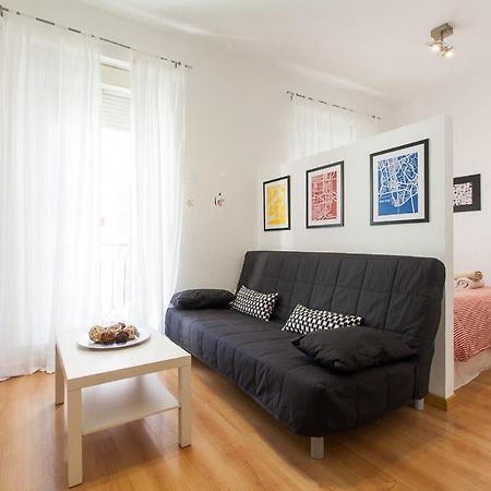 Peral Home Cozy Apartment Sevilla Exteriör bild